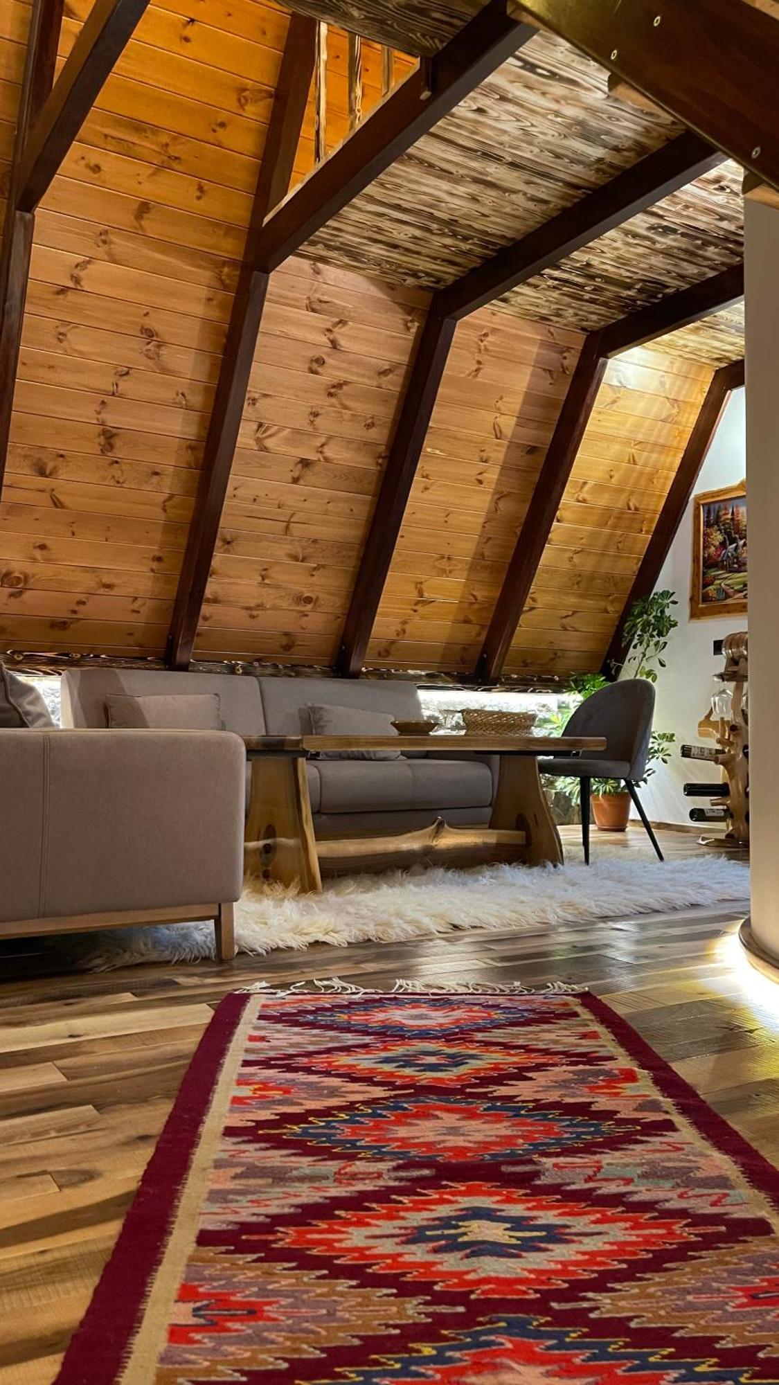 Bed & Breakfast Bujtina Fati Art *